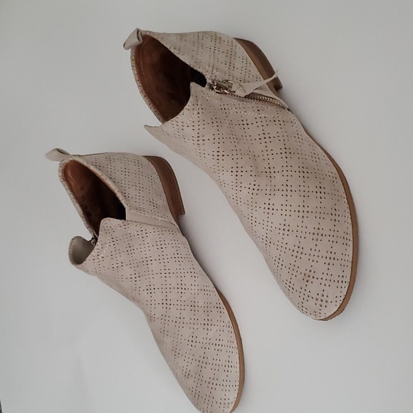 Dr Scholls Rate Zip Bootie. Womens size 9. - Picture 2 of 11